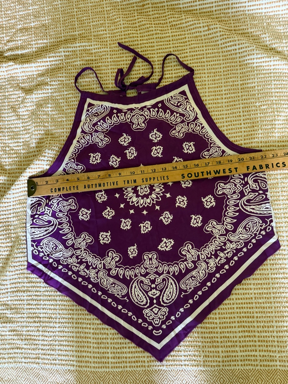 Handkerchief Style Halter Crop Top - Picture 5 of 7